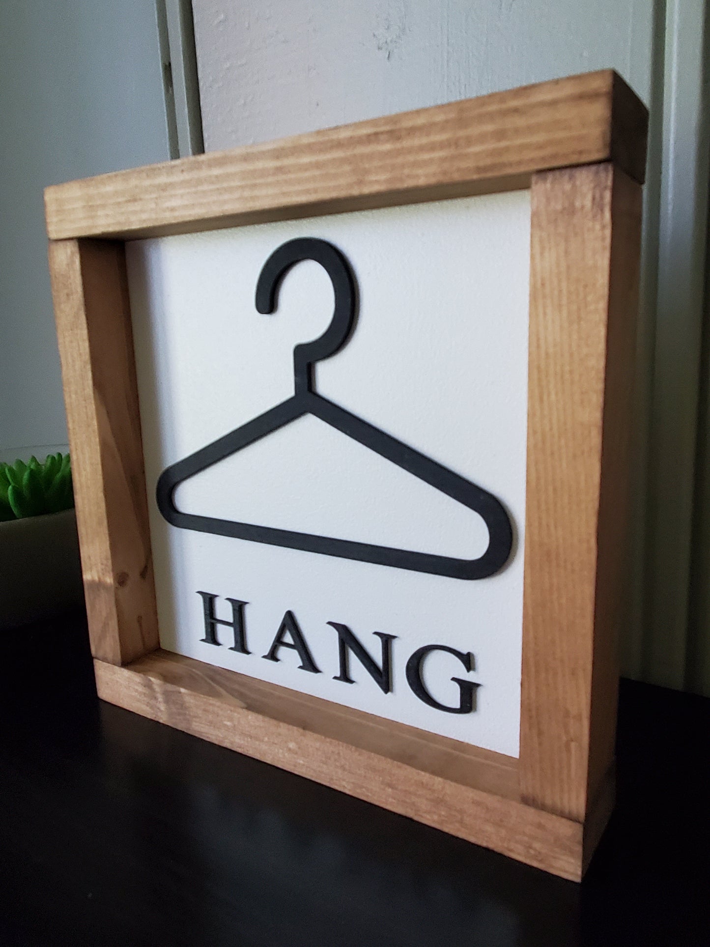 Hang 3D laundry sign