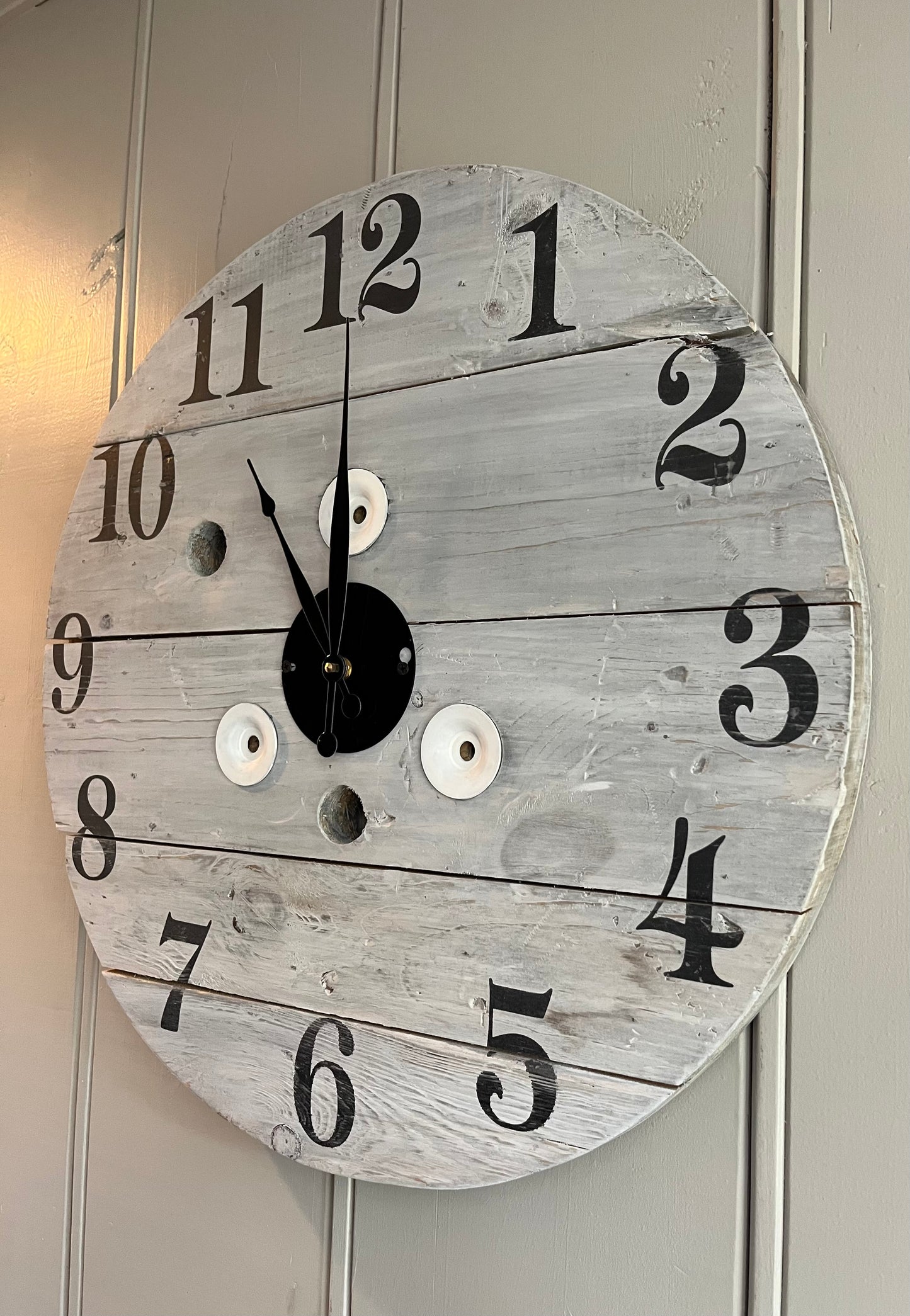 23" Spool Clock White washed