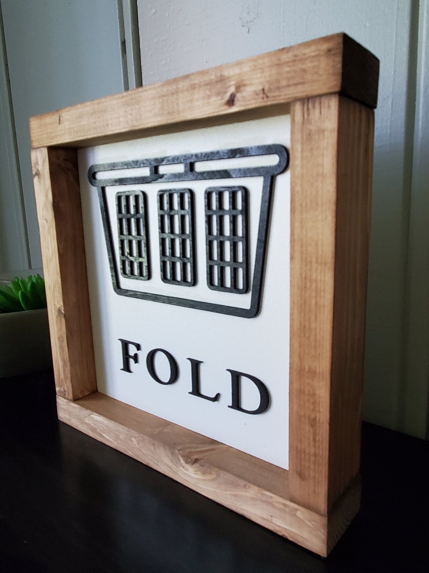Fold 3D laundry sign