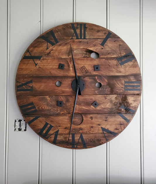 39" Spool clock - Provincial
